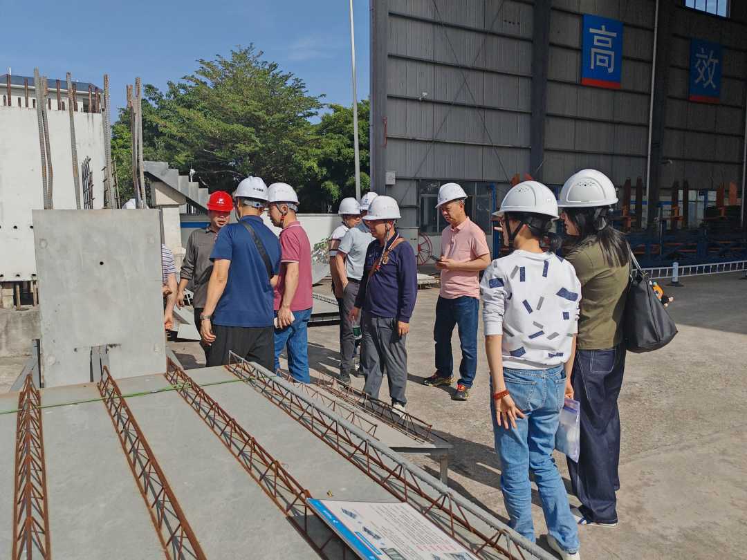 清远模壳柱项目业主来厂参观交流(图1)
