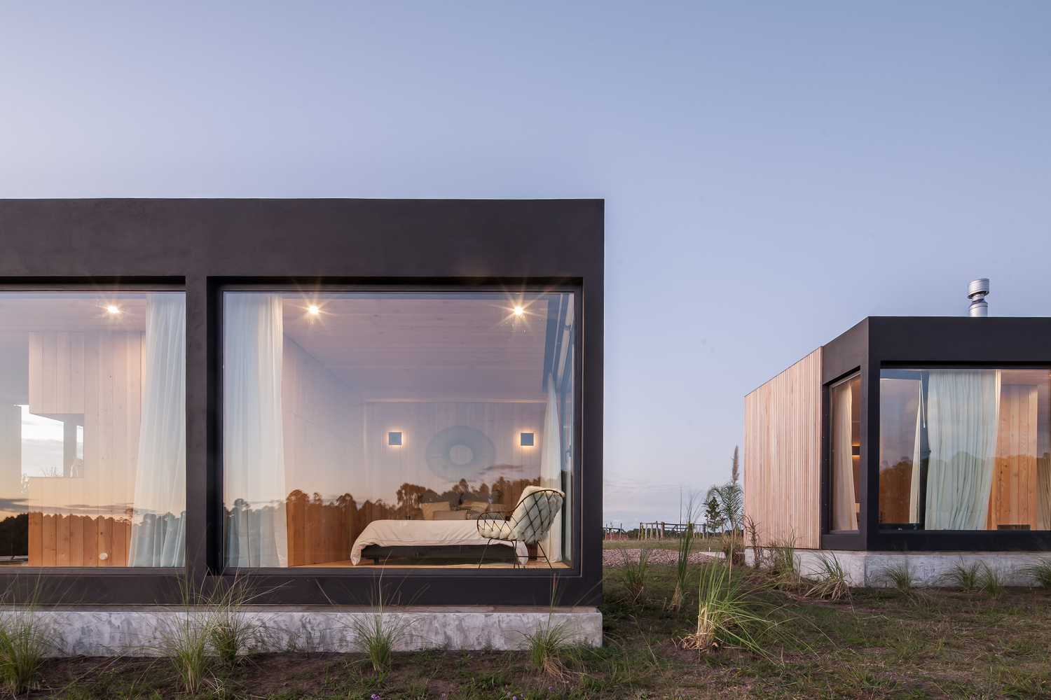 移动功能房新标杆！混凝土浇筑的 “钢铁盒子”，灵活多变还能扛风雨(图2)