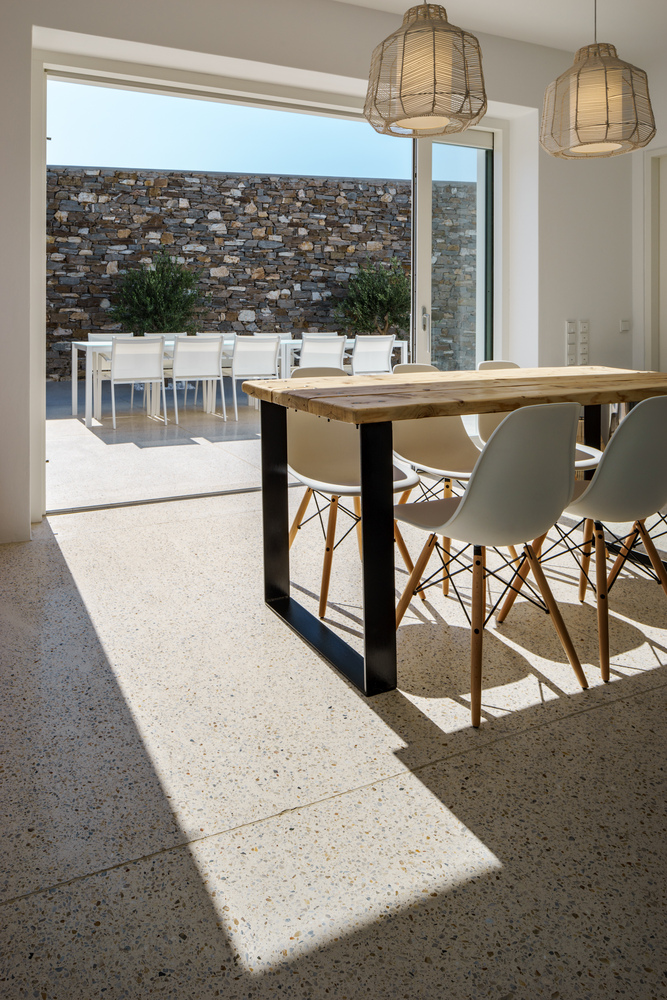 混凝土移动功能房:会跑的‘钢筋水泥堡垒’,抗风抗寒还能随心变!(图3)